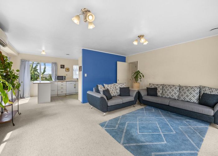  at 2/34 Rotoiti Avenue, Pakuranga Heights, Manukau City, Auckland