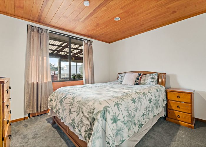  at 19 Posa Avenue, Henderson, Waitakere City, Auckland