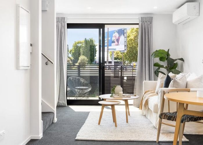  at 2/27 Harewood Road, Papanui, Christchurch City, Canterbury