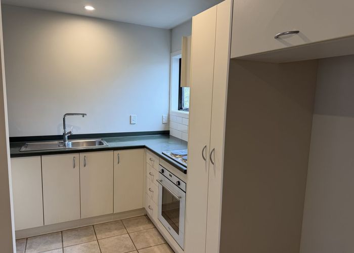  at 4/25 Grove Road, Addington, Christchurch City, Canterbury