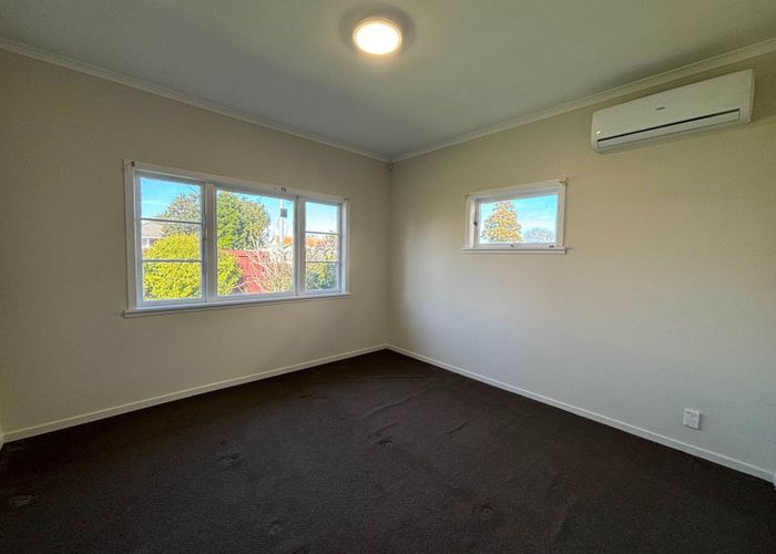  at 28 Manuroa Road, Takanini, Auckland