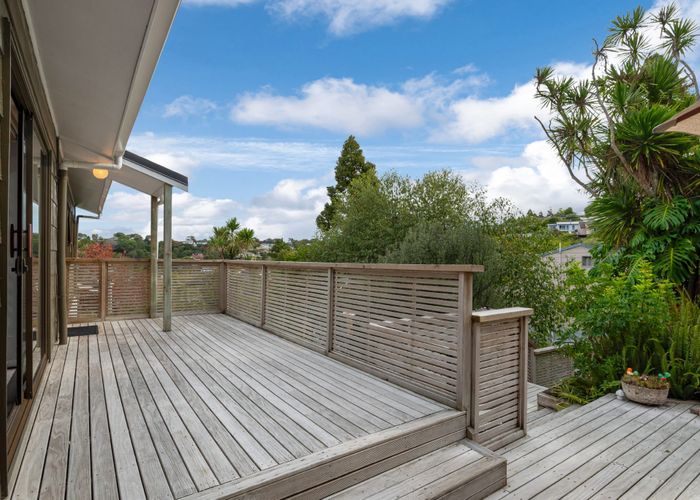  at 2/13 Newstead Avenue, Browns Bay, Auckland