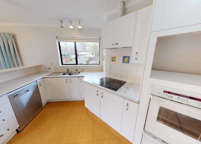  at 9b Churchill Avenue, Hokowhitu, Palmerston North, Manawatu / Whanganui