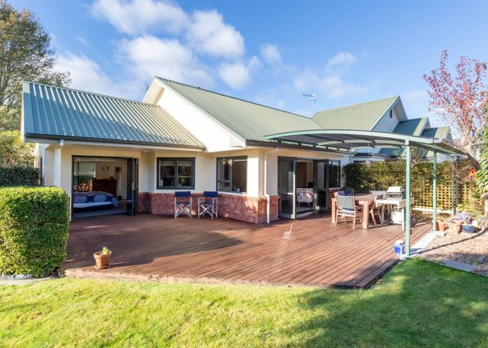  at 17 Mary Huse Grove, Manor Park, Lower Hutt, Wellington