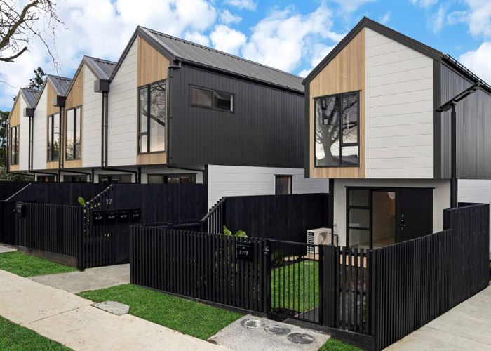  at 11/17 Norcross Avenue, Henderson, Auckland