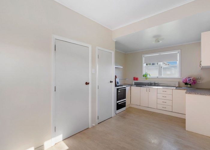  at 27 Old Lake Road, Narrow Neck, North Shore City, Auckland