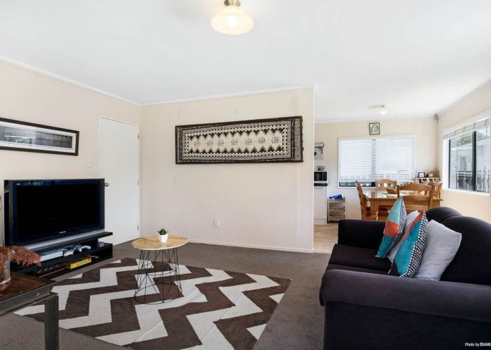  at 2/141 Finlayson Avenue, Clendon Park, Manukau City, Auckland