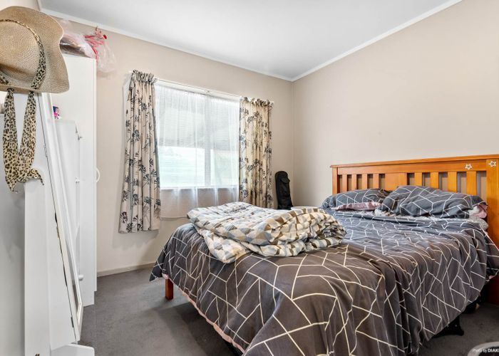  at 2/1 Viola Avenue, Māngere East, Auckland