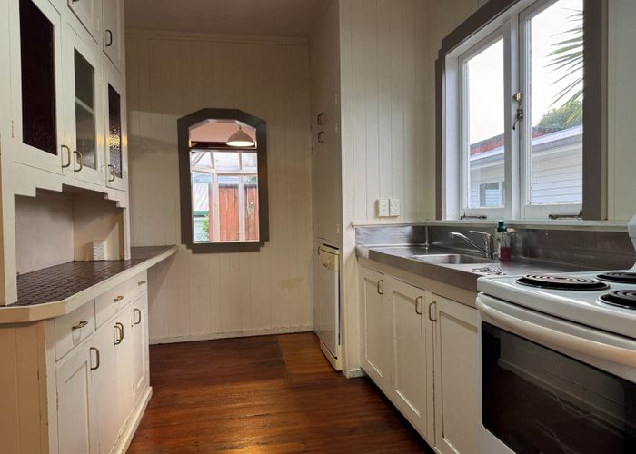 at 16 Navarre Road, Glendowie, Auckland City, Auckland