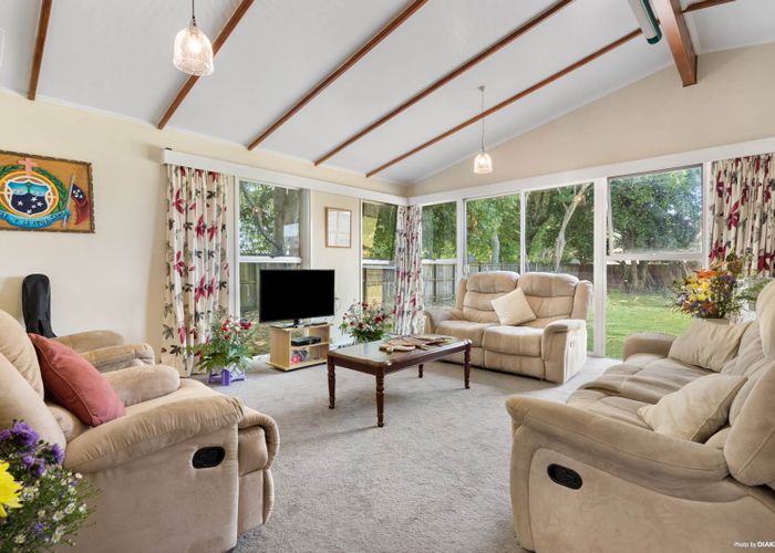  at 21 Westney Road, Mangere, Auckland