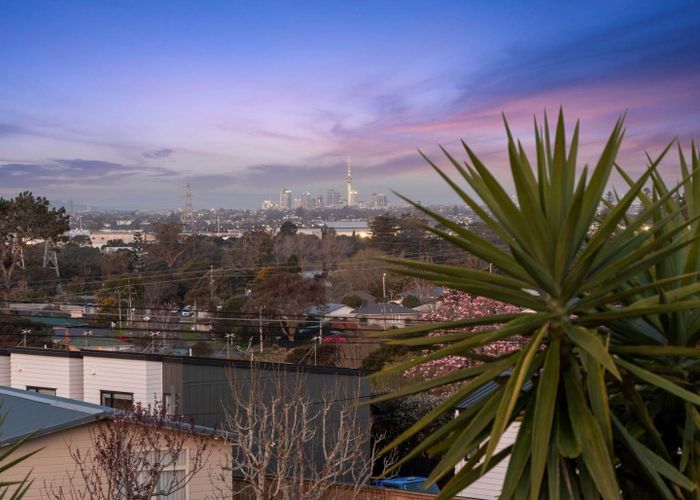  at 1d Valron Road, Te Atatu South, Waitakere City, Auckland