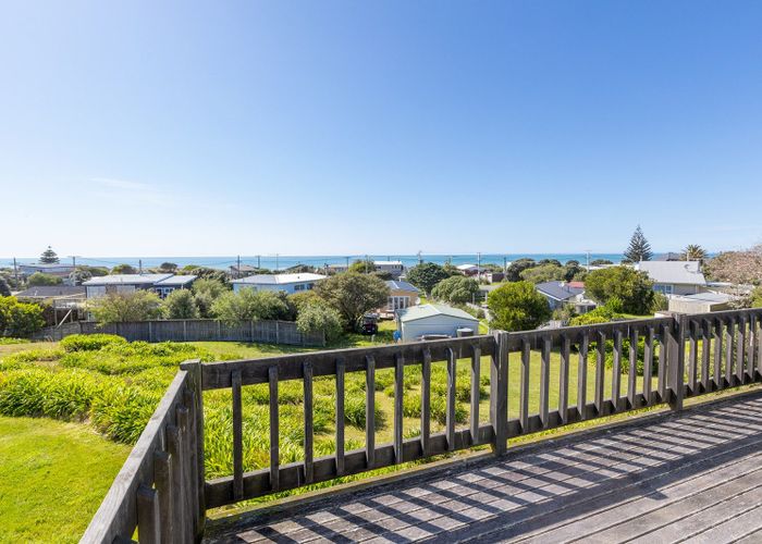  at 51 Pinedale Crescent, Riversdale Beach