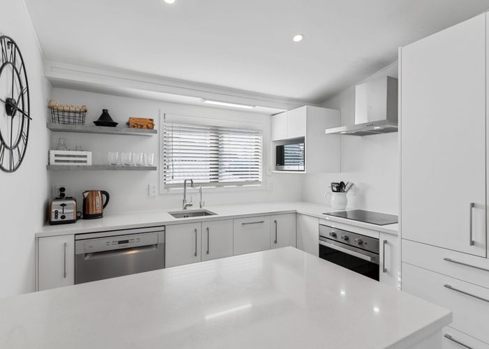  at 80 Beach Haven Road, Beach Haven, Auckland