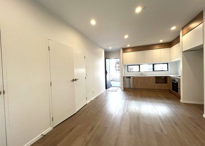  at 6/143 Carlisle Road, Northcross, Auckland