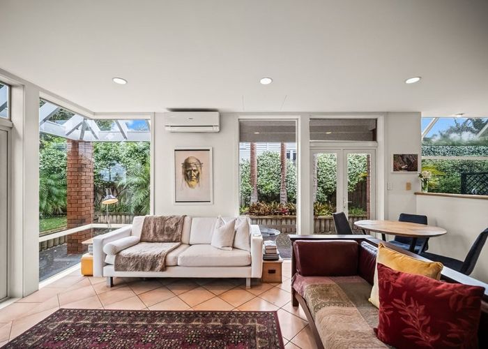  at 24 Wright Road, Point Chevalier, Auckland