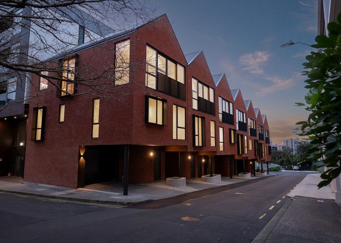  at 2/3 Madeira Lane, Grafton, Auckland City, Auckland