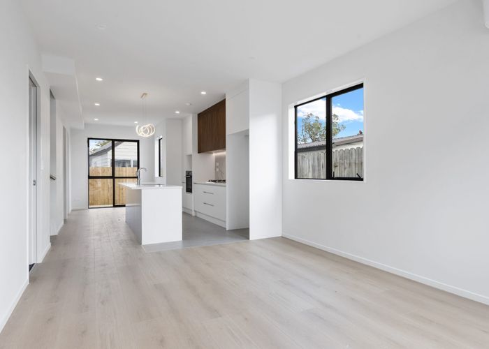  at Lot 3/105 Aviemore Drive, Highland Park, Manukau City, Auckland