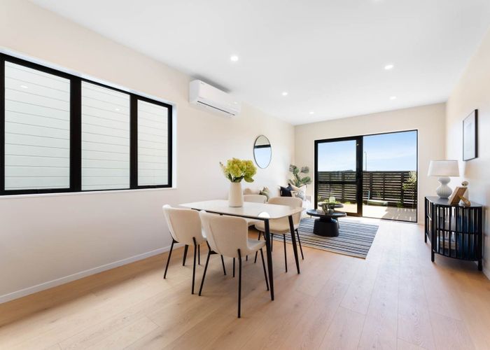  at 8 Greenbrier Street, Westgate, Waitakere City, Auckland