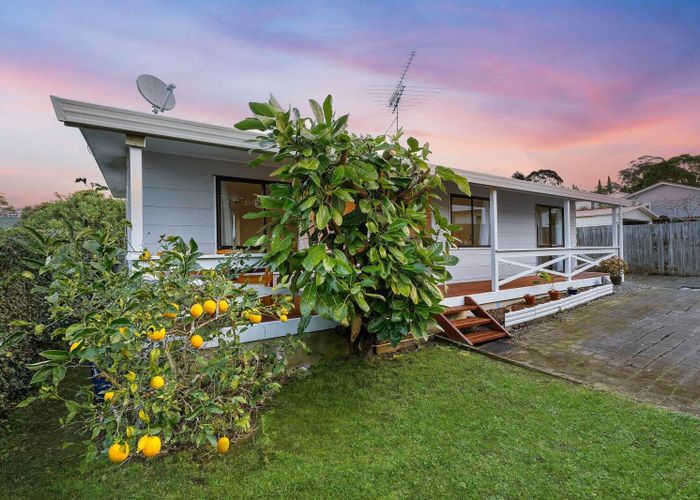  at 2/65 Weldene Avenue, Glenfield, North Shore City, Auckland
