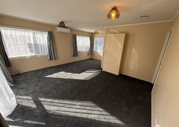  at 2/20 Hillside Road, Papatoetoe, Auckland