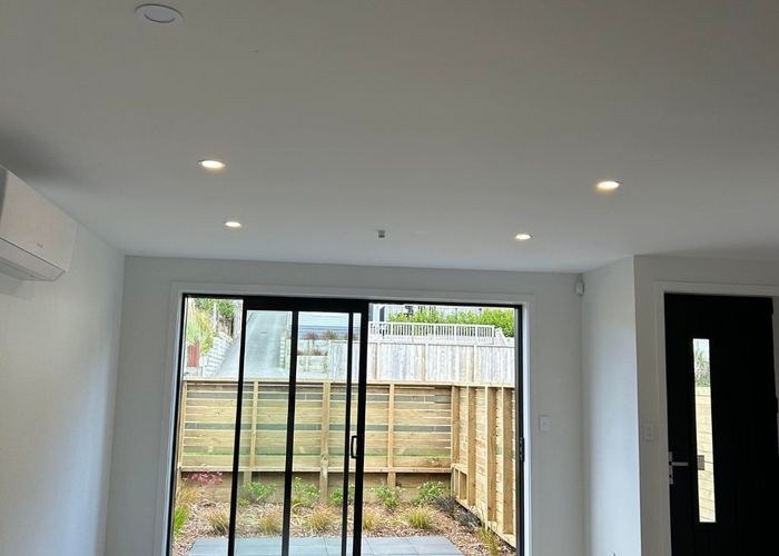  at 2/27 Main Road, Wainuiomata, Lower Hutt, Wellington