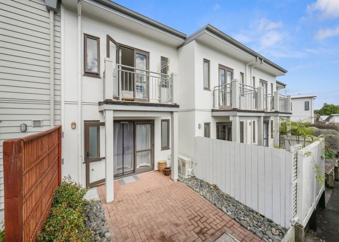  at 28/92 Bush Road, Albany, Auckland