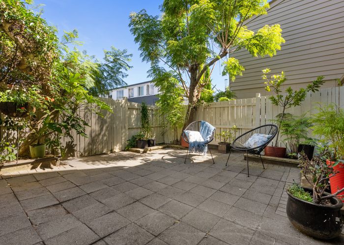  at 13/8 Hamilton Road, Herne Bay, Auckland