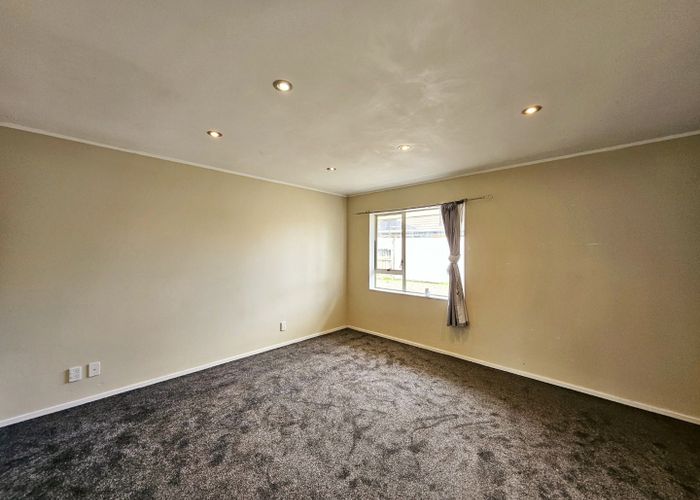  at 8 Walter Little Way, Flat Bush, Manukau City, Auckland