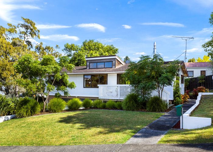  at 2 Morlie Place, Torbay, Auckland