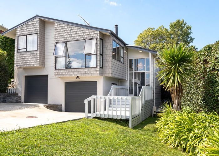  at 35 Pickwick Parade, Mellons Bay, Auckland