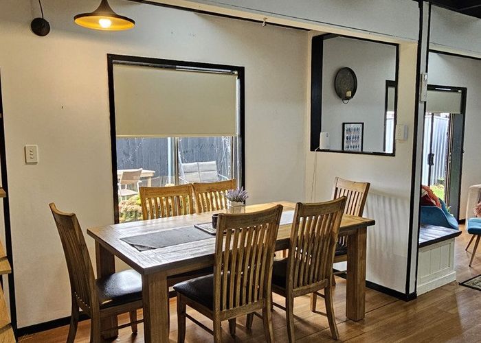  at 2/19 Challen Close, Conifer Grove, Papakura, Auckland