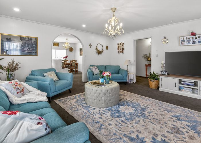  at 46 Channing Crescent, Botany Downs, Manukau City, Auckland