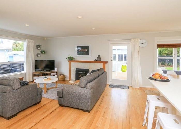  at 12 Manapouri Place, Glenview, Hamilton, Waikato