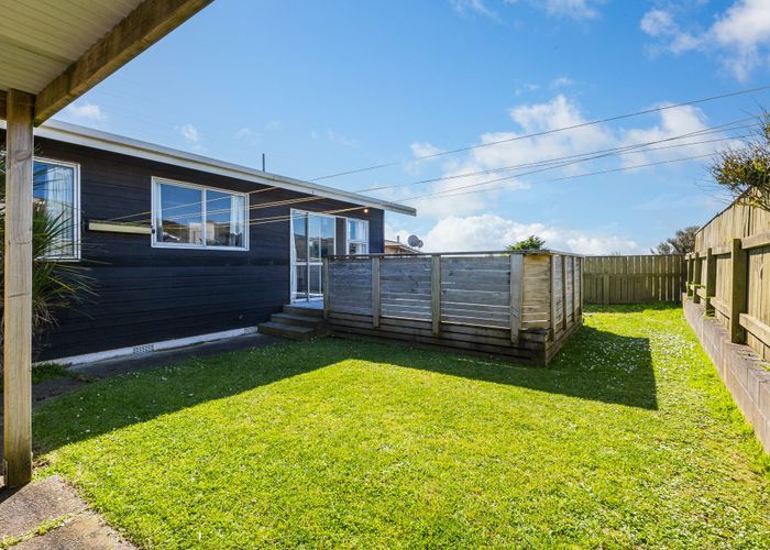  at 2A Colchester Crescent, Newlands, Wellington