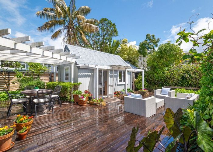  at 13 ANNE ST, Devonport, Devonport