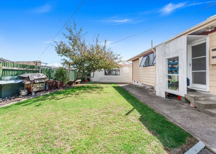  at 5 Treviso Place, Clover Park, Manukau City, Auckland