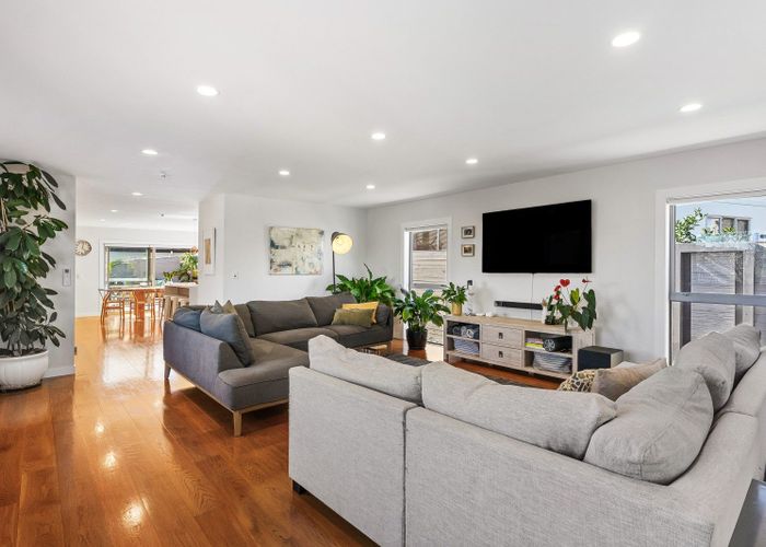  at 14C Crossfield Road, Glendowie, Auckland