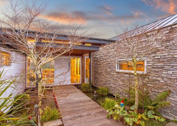  at 8 East Stream Lane, Northwood, Christchurch