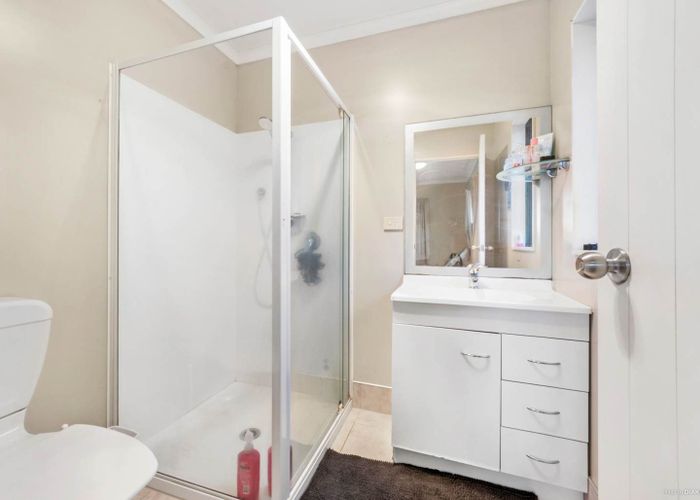  at 1 Rixon Place, Te Atatu Peninsula, Waitakere City, Auckland