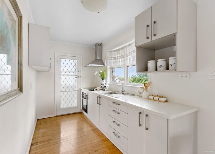  at 1/182 Carrington Road, Mount Albert, Auckland