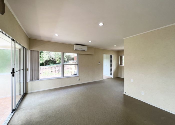  at 2/66 Bentley Avenue, Glenfield, North Shore City, Auckland
