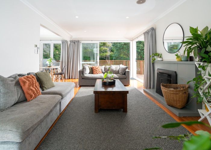  at 24 Mahoe Street, Tawa, Wellington