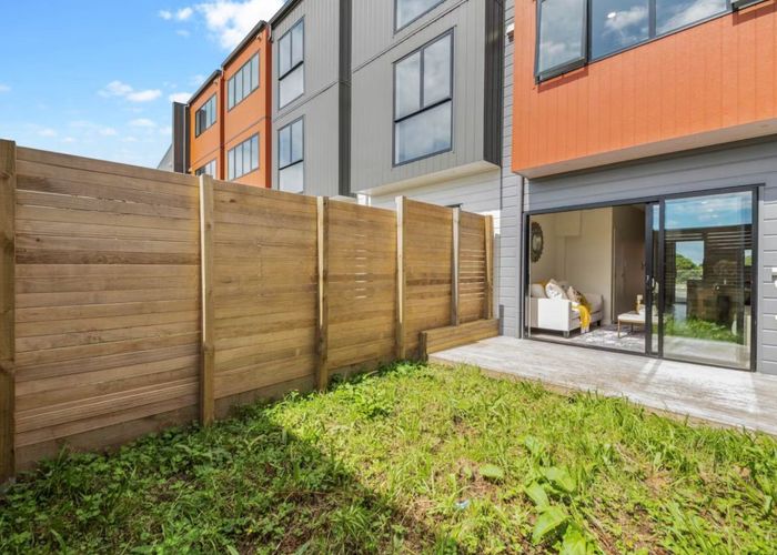  at 198 Sunnynook Road, Totara Vale, North Shore City, Auckland