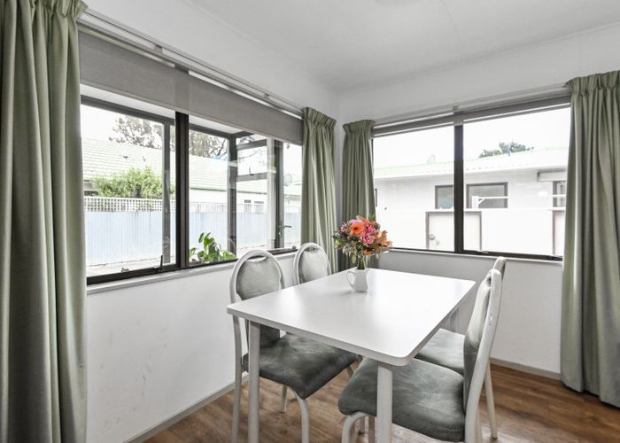  at 610 Queen Street West, Saint Leonards, Hastings