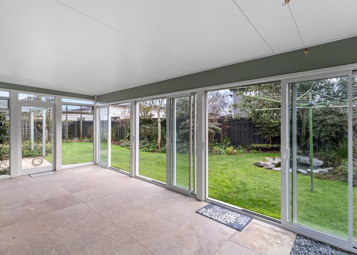  at 9 Upham Place, Chartwell, Hamilton