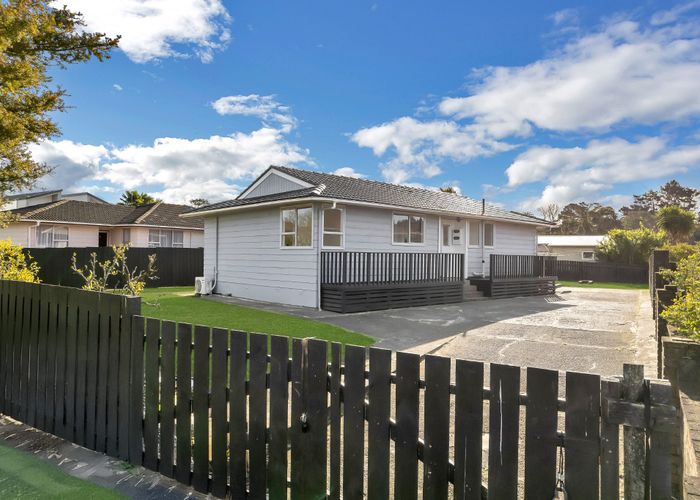  at 5 Tabitha Crescent, Henderson, Waitakere City, Auckland