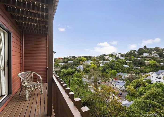  at 16 Garden Road, Northland, Wellington, Wellington