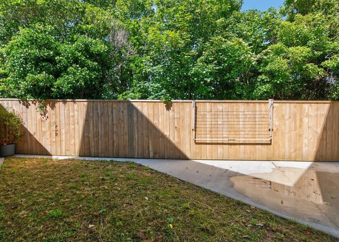  at 15B Rowe Parade, Wainuiomata, Lower Hutt, Wellington