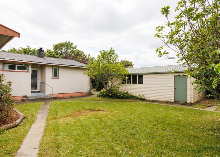  at 6 Eton Place, Terrace End, Palmerston North