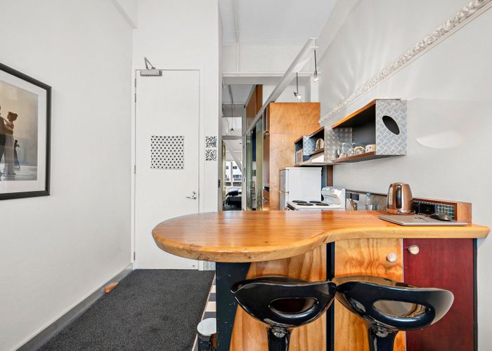  at 2F/51 Webb Street, Mount Cook, Wellington